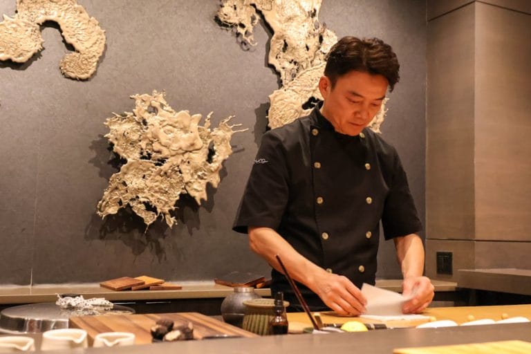 Chefs étoilés près de Lyon : parcours et spécialités phares